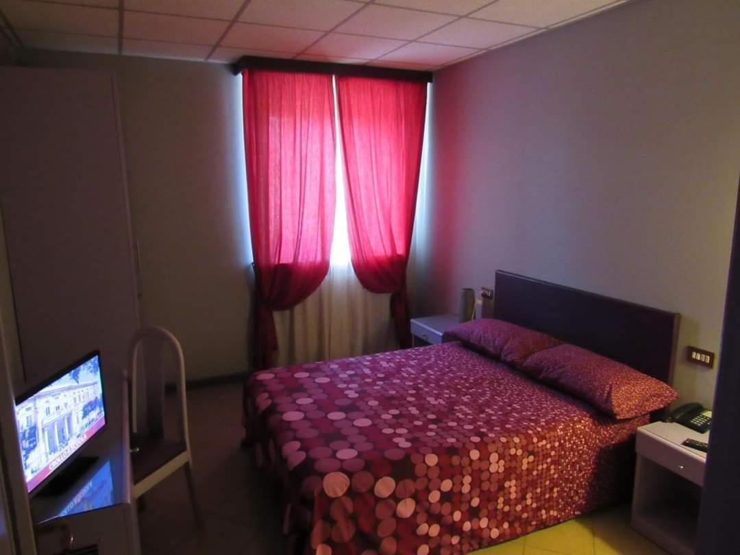 B&B The Sun Swimming & Pool Turin Ngoại thất bức ảnh